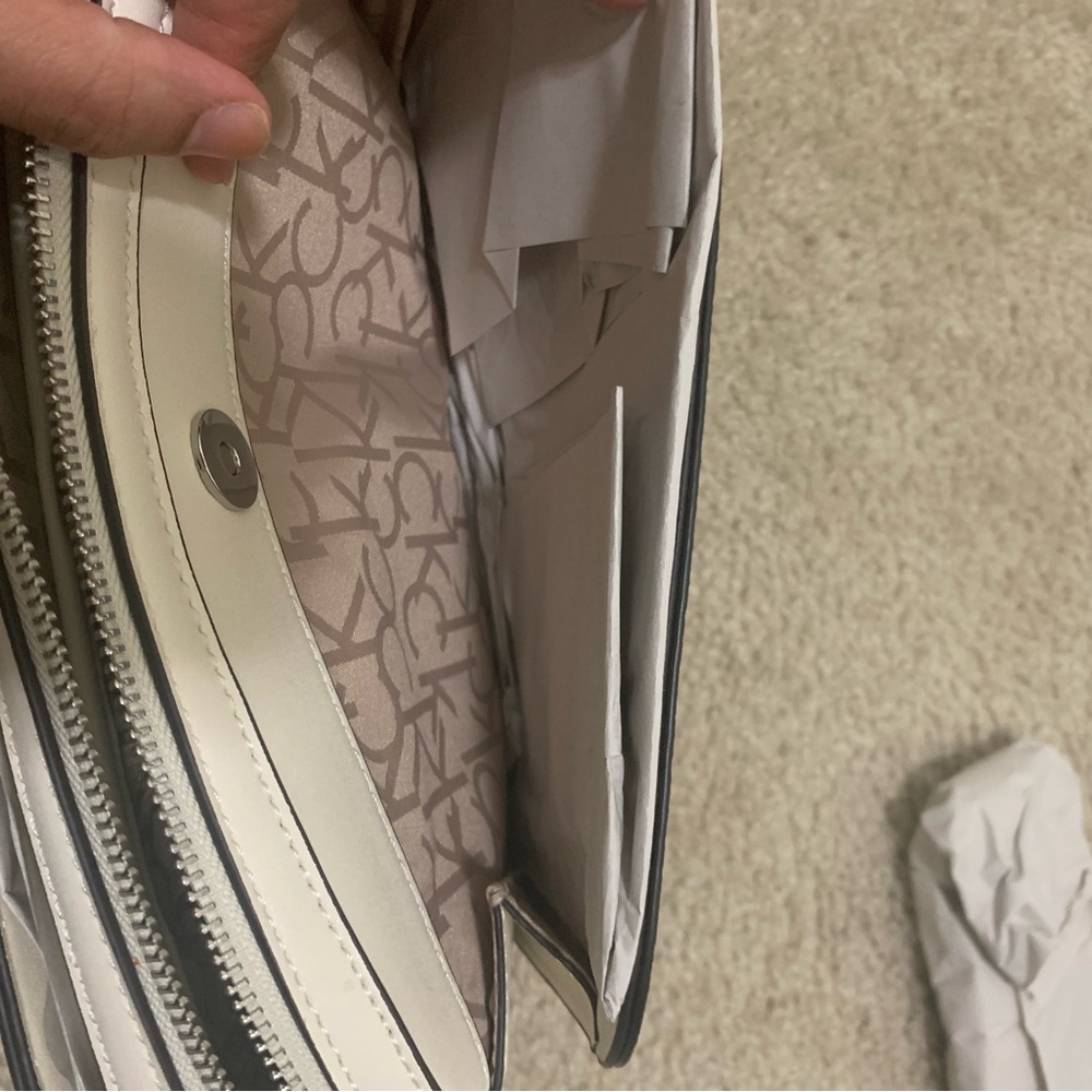 Calvin Klein Beige and White Crossbody Bag - Picture 6 of 9